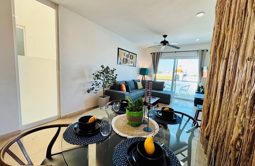 12th Street Condo | Stylish Central 2BR/2BA Rooftop Pool & Sea Views. 5 min walk to beach & 5th Ave!