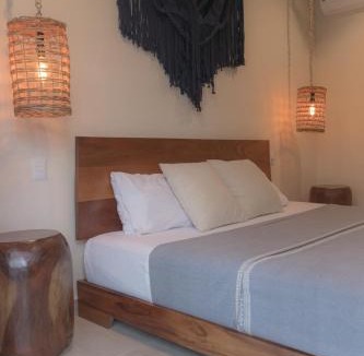 La Veleta Hotel | Stylish Condo for 4 Rooftop & Pool Access