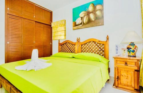Playacar Bed & Breakfast | Superior Budget Room With Swimming Pool Air Conditioning and Parking