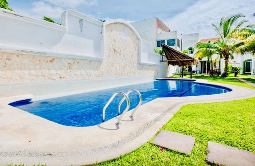 Playacar Bed & Breakfast | Superior Comfort Room With Swimming Pool Air Conditioning and Parking
