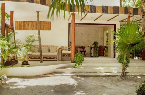Zona Hotelera Cabin | Superior Room with Direct Ocean Views