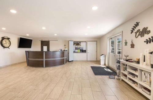 Thomson Hotel | SureStay Hotel by Best Western Thomson