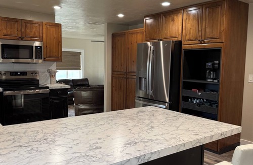 Twin Falls House | The Hideout, King Beds Poker Canyon Access