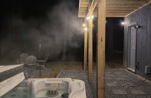 Campton House | The Luxe Recharge Retreat EV + Hot Tub in Waterville Estates