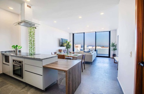 Colonia 5 de Diciembre Condo | Torre Doze Private Penthouse