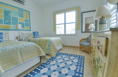 Colonia Independencia House | Traditional large house in Cozumel - Garden and Pool