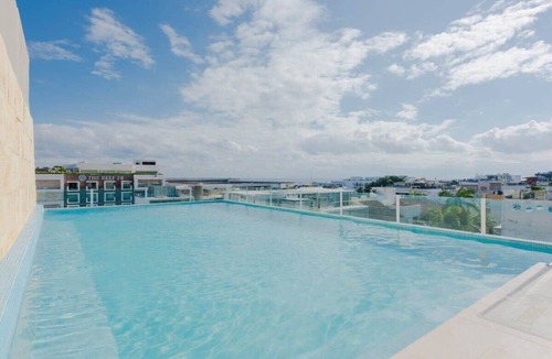 Gonzalo Guerrero Apartment | Trendy Space, Prime Location, Roof Pool, Gym!