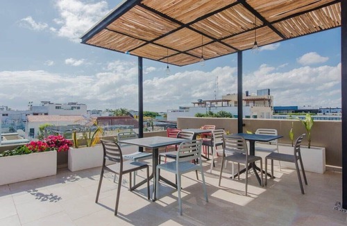 Gonzalo Guerrero Apartment | Trendy Space, Prime Location, Roof Pool, Gym!