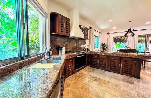 Playacar Apartment | Tropical 3BR retreat w/pool & beach essentials