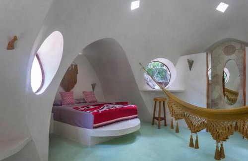 Soliman Bay Cabin | Unique Jungle Dome 2 Queen Beds