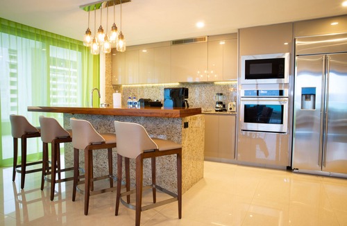 Cancun Resort | Unwrap Tropical Bliss: Experience Holiday Luxury in 3-Bedroom Ocean Front Oasis!