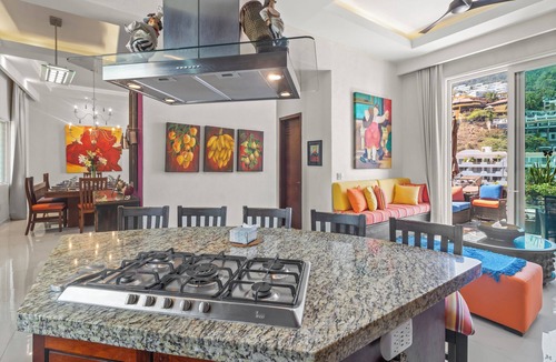 Emiliano Zapata Condo | V399 PH4 - STUNNING 2 BDRM 2.5 BATH - BOUTIQUE BUILDING - ZONA ROMANTICA'S BEST!