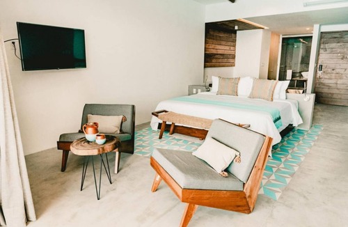 Zona Hotelera Norte House | Vacation is Calling! Pool, Free Parking, Minutes to Chankanaab Beach Adventure