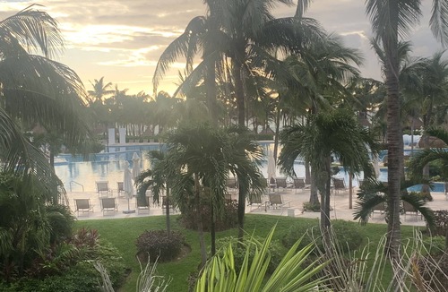 Villa Juarez Hotel | VIDANTA Mayan Palace full-service resort with oceanfront pool, Cirque du Soleil