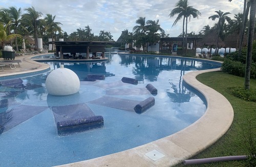 Villa Juarez Hotel | VIDANTA Mayan Palace full-service resort with oceanfront pool, Cirque du Soleil