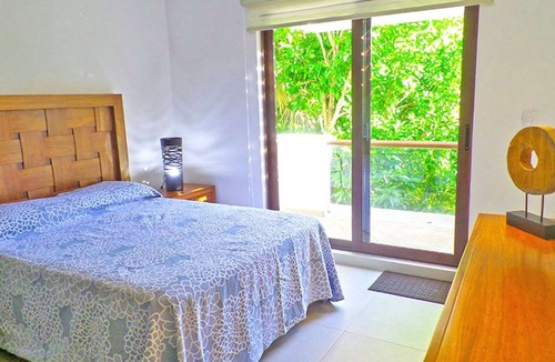 Akumal House | Villa Akumal, A Peaceful Space for 6 with Private Terrace * Steps to the Beach!