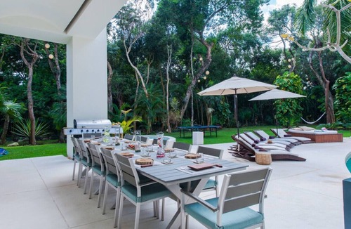 Playacar Villa | Villa Aqua Luxury 5 bdrm fully staffed Villa in Playa del Carmen with Flexible Group Accom (2-12 guests)