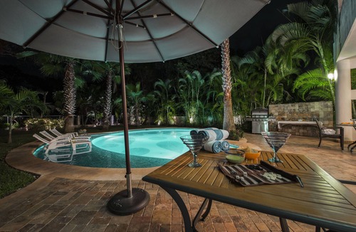 Playacar Fase II Villa | Villa Caterina: 5 Min to Beach, Free Breakfast & Golf Cart.