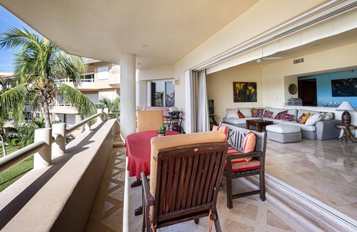 Puerto Aventuras Condo | Villa Del Mar 1 "Casa de Colores" Beachfront 2 Bedroom Condo Puerto Aventuras