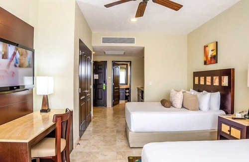 Punta Sam House | Villa del Palmar Cancun 2 BR Suite