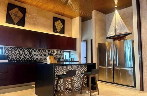 Ixil House | Villa Kakashki | Beachfront, Pool, and Padel
