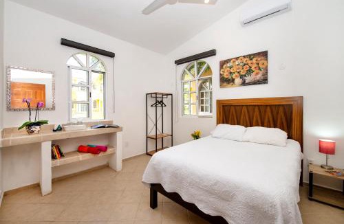 Alfredo V. Bonfil House | Villa las Flores country house