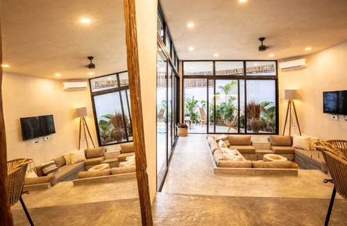 Tulum City Center Villa | Villa Mango | Chic Jungle Villa with 2 Pv. Pools