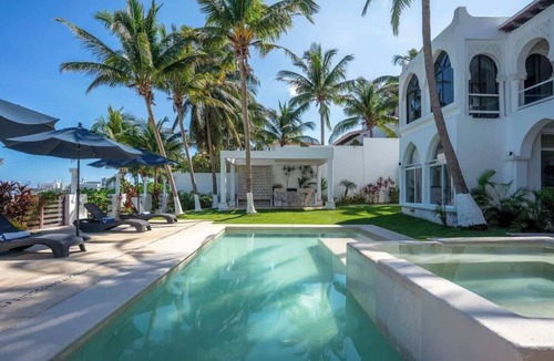 Zona Hotelera House | Villa Moriska- Unique Beachfront Villa