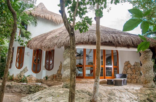 Alfredo V. Bonfil Villa | Villa Natural, a luxury architect Villa