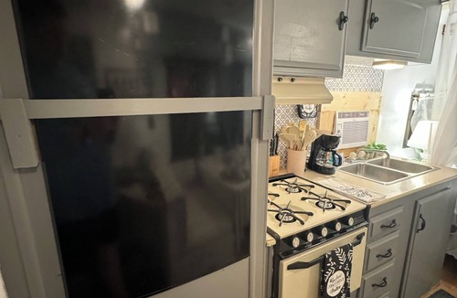 Versailles House | Vintage Vibes: Quaint Camper Escape