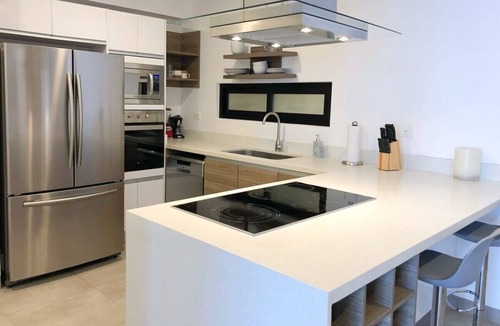 Centro Condo | Walk to 5th Ave & Beach | Oceanview Rooftop Pool