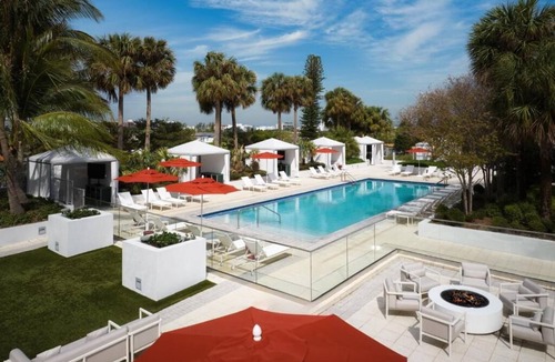 Surfside Hotel | Walk to Surfside Beach from This Well-Appointed Suites w/Kitchenette - 3 Units