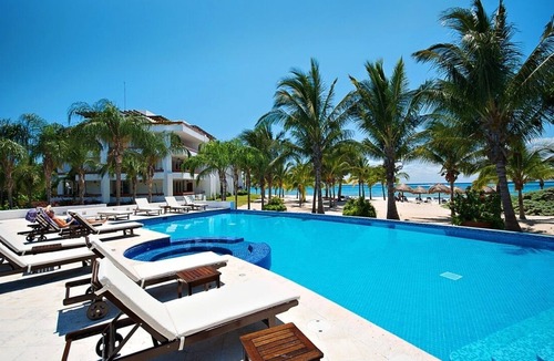 Costa Maya Condo | Well Maintained Beach Front Large 5 Bed/Bath Condo w/Solarium