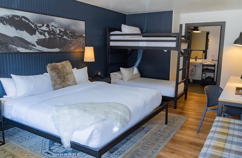 Winter Park Hotel | Winter Park Family Escape: Modern Room with Downtown Access | Outdoor Hot Tub