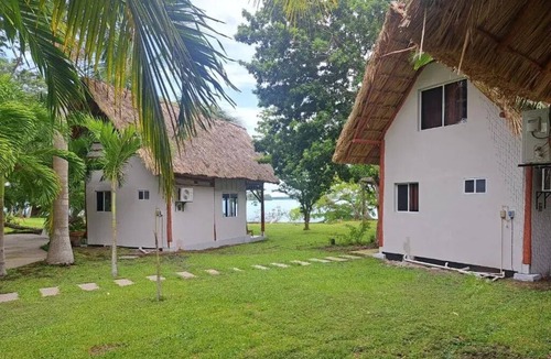 Huay-Pix House | Xanthus Hotel - Cabaña 6 con vista al Lago Amplia y cómoda