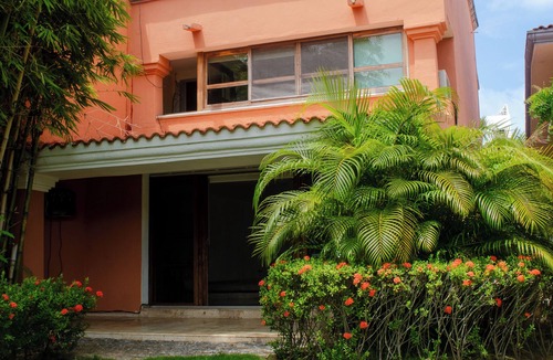 Zona Hotelera House | Yacht House in Hotel Zone Cancun, Mex