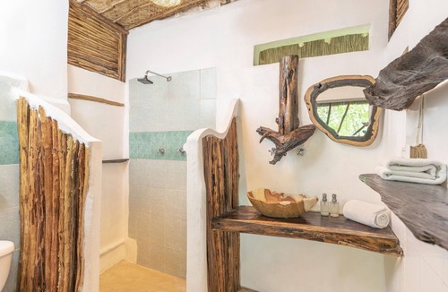 Zona Hotelera Cabin | Yaxchen Tulum Cabañas & Cenote