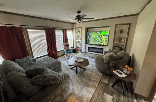 Bruner House | Your Own Private Lake & Lodge—The Midwest’s Hidden Gem Retreat