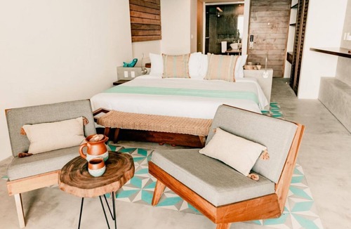 Zona Hotelera Norte House | Your Relaxing Getaway Awaits! Outdoor Pool, Free Parking