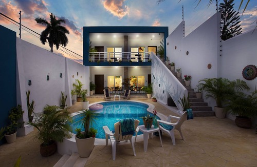 Colonia Centro Villa | Zero Kids, One Epic Reef HGTV-Featured Scuba Villa