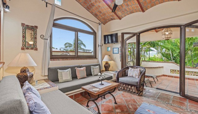 1/BD Private Villa, Lovely Pool, Tranquil location, 5 min walk to town/beach in Sayulita