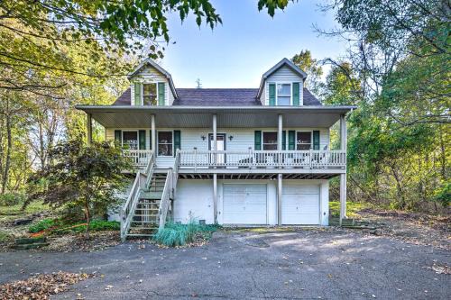 2-Story Apple Valley Home with Yard and Deck! in Mount Vernon