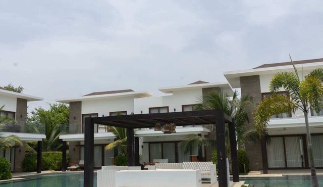 2br 7 guests direct entry to the pool Monterri 5 in Monterrico
