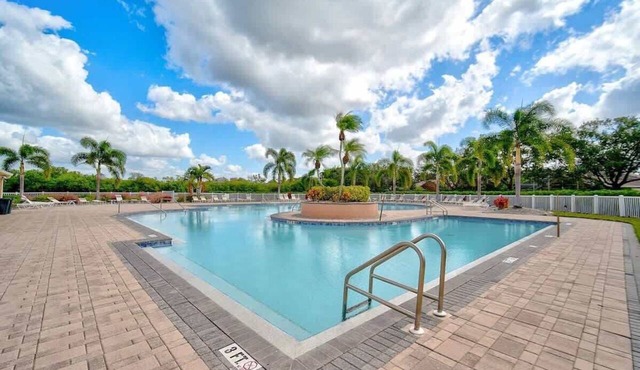 2BR Townhome Cozy Sleeps 8 Pool & Tennis ComfyBeds in Bradenton