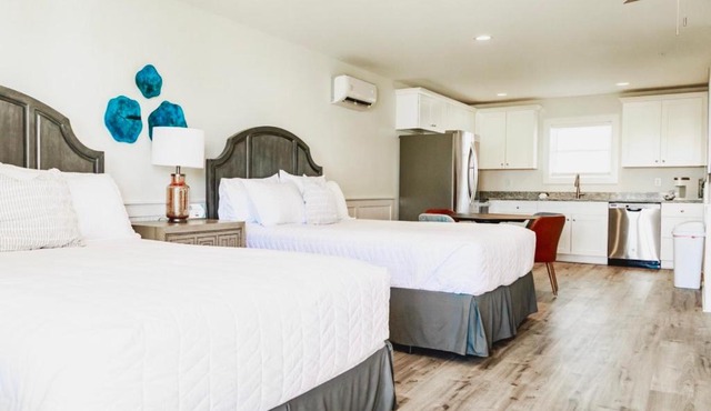 302 Queen Suite, 3rd Floor Low Tide in Surf City
