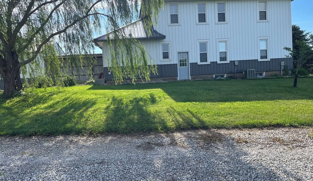 4-bedroom farmhouse in delightful Pella with AC for relaxing stays in Pella
