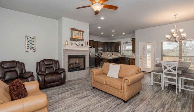 4Bdrm Internet Texoma Home Launch Nearby PetsCon in Mead