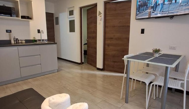 7min del Parque Central, céntrico, impecable, parqueo-2 Habitaciones in Quetzaltenango