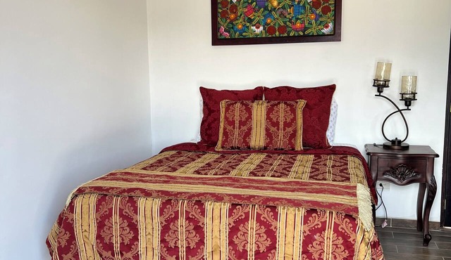 A Nice and Quiet Apartment with a 360-Degree View of the Volcanoes in Ciudad Vieja in CUIDAD VIEJA