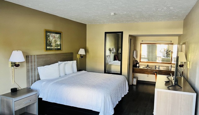 Alpine Valley Inn in Helen